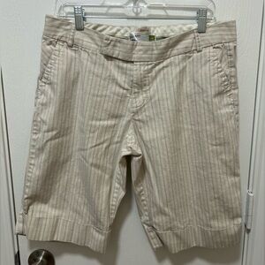 Old Navy Low Rise Bermuda Shorts Stretch Pinstripe Size 10 2000s y2k style